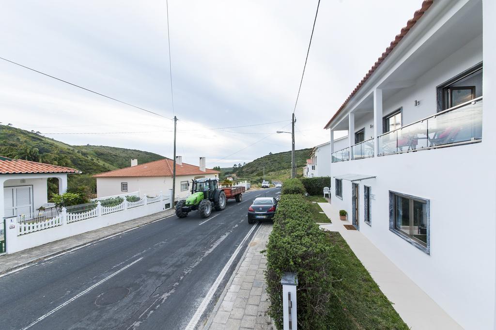 Beachouse - Surf, Bed & Breakfast Ericeira Esterno foto